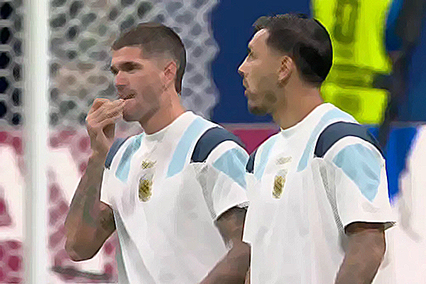 De Paul, Paredes y los caramelos: una cábala made in Scaloneta